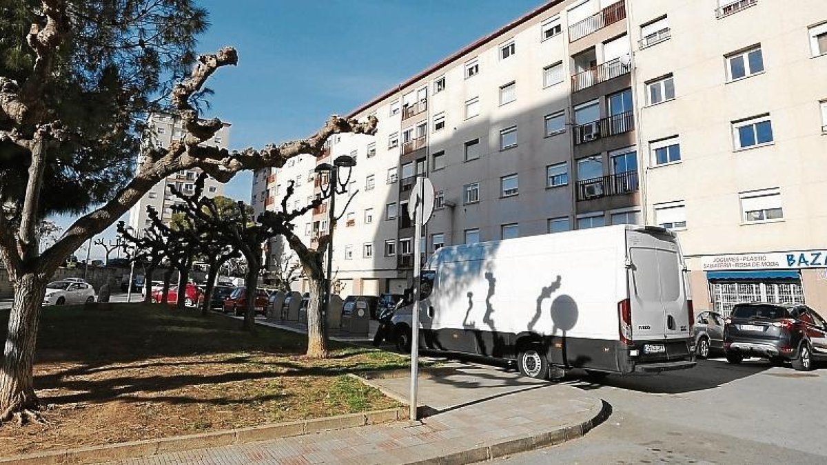La agresión tuvo lugar en esta pequeña plaza del barrio de Sant Pere i Sant Pau.