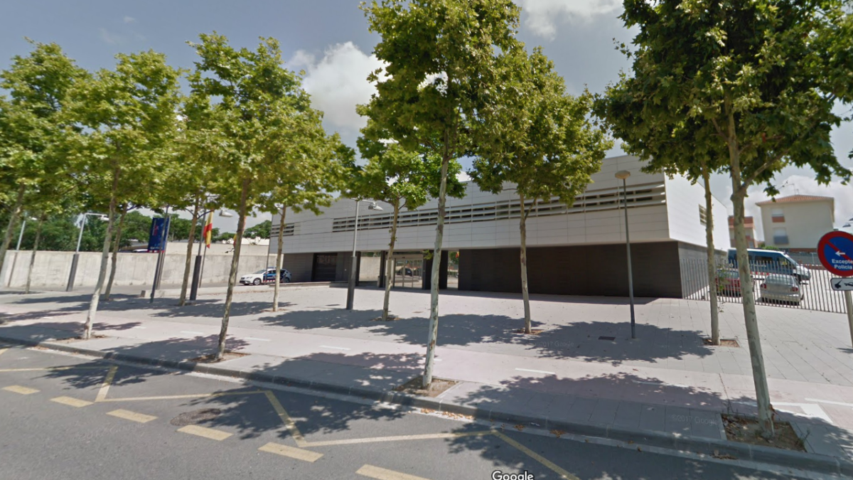 El hombre se encuentra detenido en la comisaría de Cambrils.