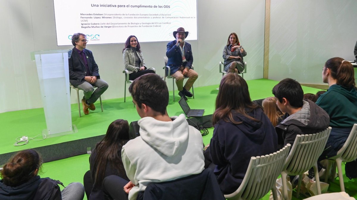 '¿Queréis reconocer a un joven preocupado por el Medio Ambiente? Mirad su móvil, cuanto más antiguo, mejor'
