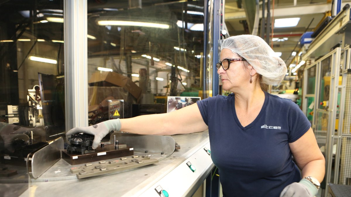 Una trabajadora de Altcam Valls