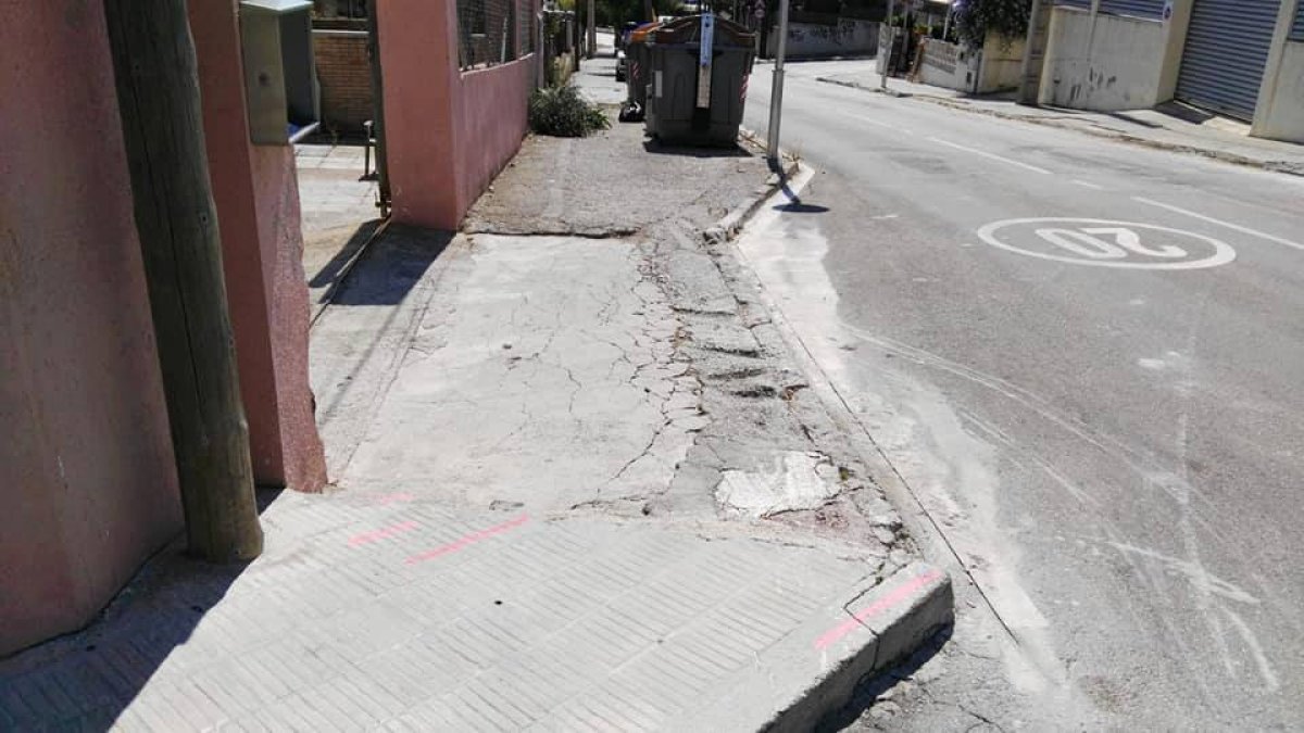 Hay accesos que no cumplen ninguna normativa.
