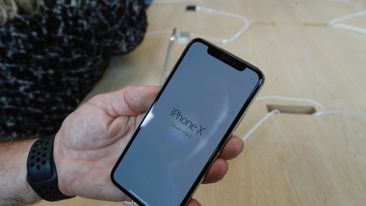 El nuevo modelo de iPhone se ha puesto a la venta en 55 países de todo el mundo.