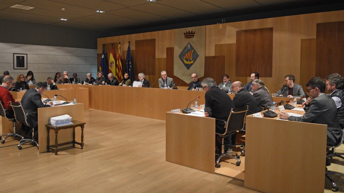 Imagen del pleno de Salou de este mediodía de 28 de febrero de 2018.