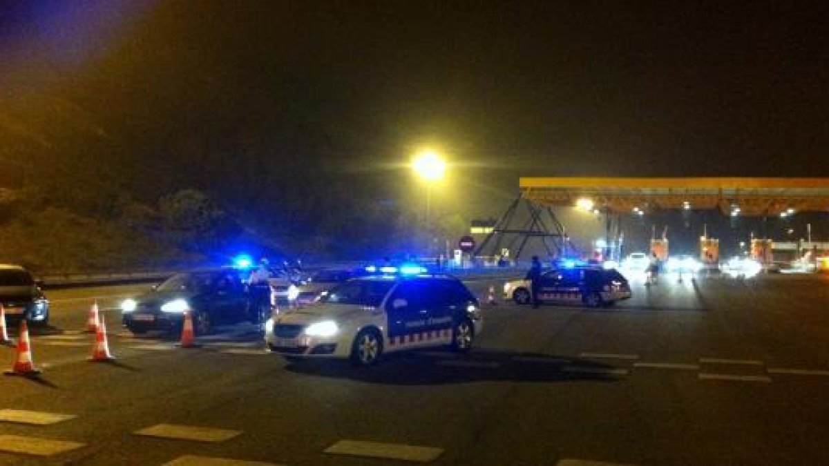 Un control de los Mossos en la C-32.