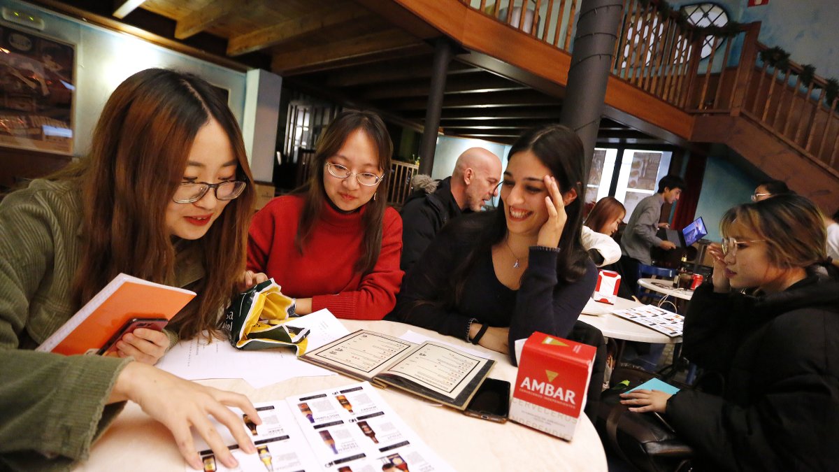 La Cantonada acogió la segunda sesión de la Chinese Corner, organizada por la URV.