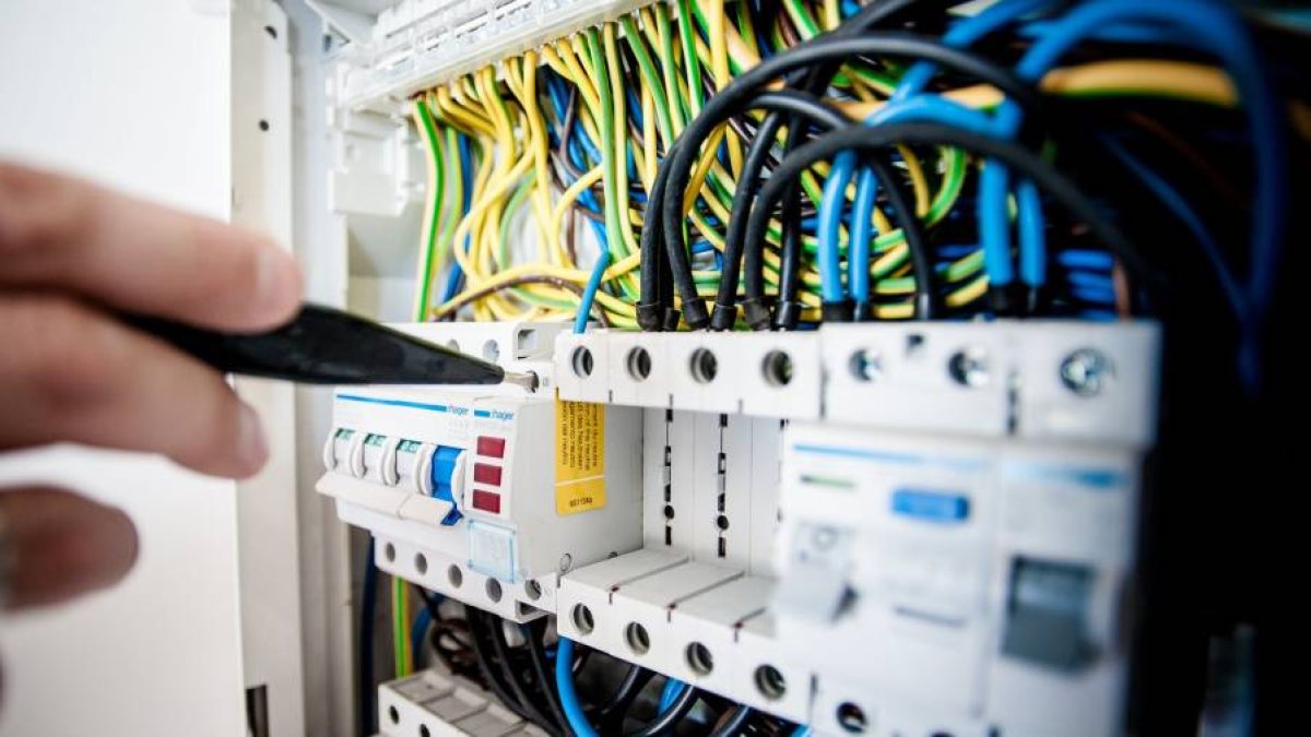 ¿Qué es la fibra óptica? ¿es más barata que el ADSL?