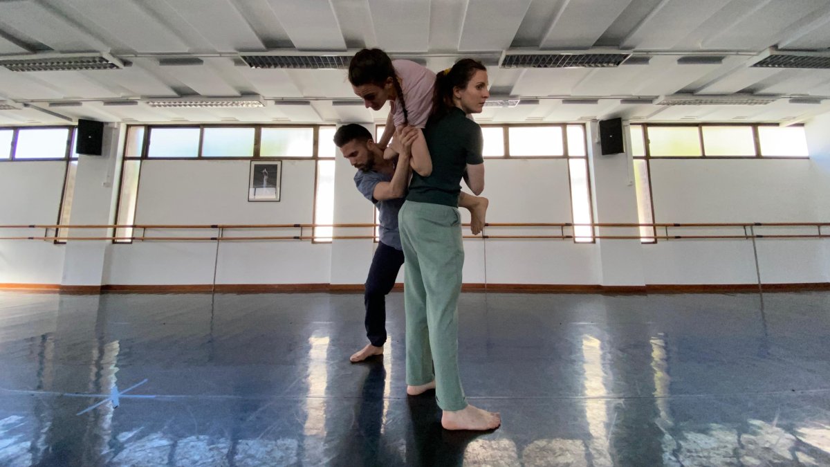 Imatge d'abans del confinament dels assajos de la producción 'Frontiers'.