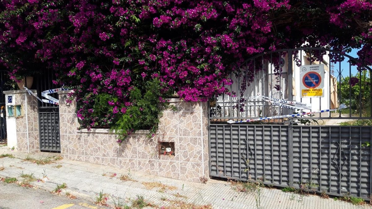 La Policía Loccal precintó la vivienda que iba a ser okupada.