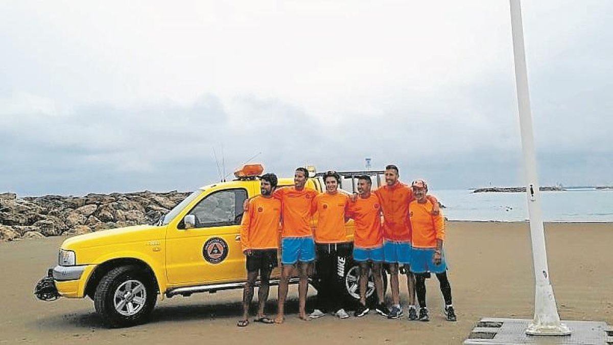 Parte de los socorristas de Cunit.