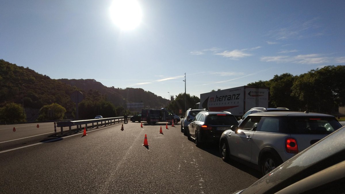 Un dels controls que es duen a terme pels Mossos d'Esquadra aquest dimecres al matí. Imatge del 13 de setembre del 2017.