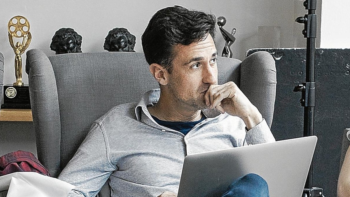 Oriol Tarragó (Reus, 1976), en su estudio Coser y Cantar, en Barcelona.