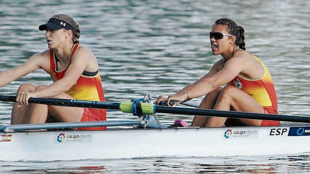 Aina Cid (derecha), con su compañera Virginia Díaz..