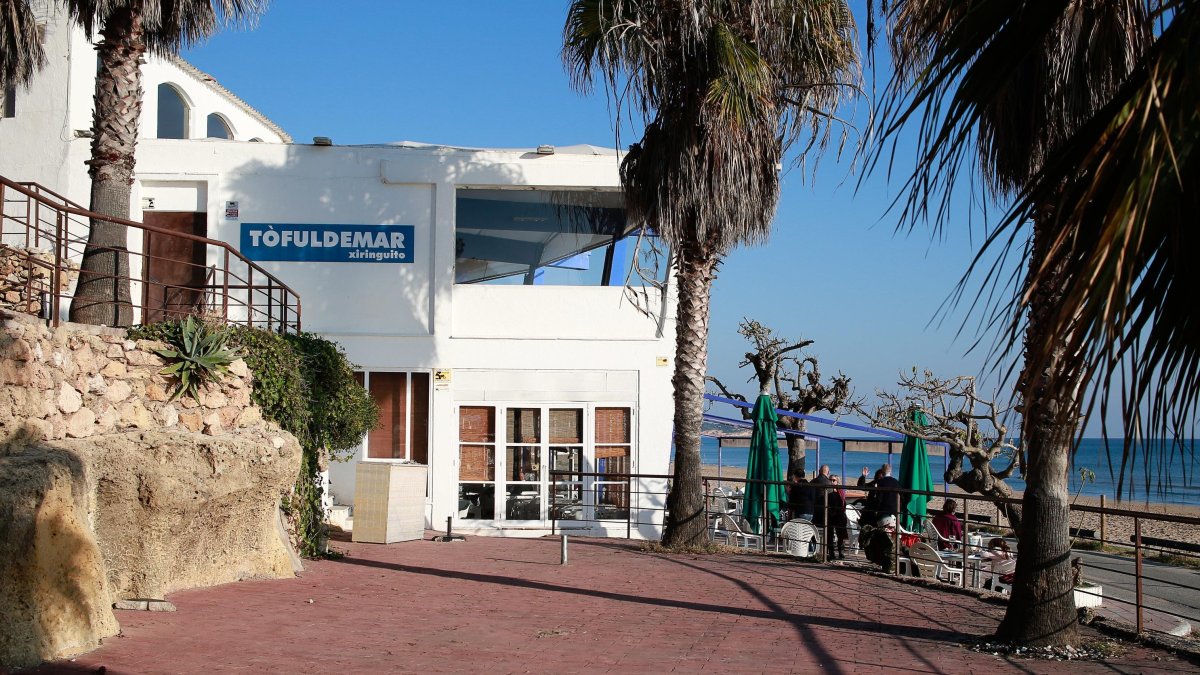 Imagen reciente del local en el que, hasta el pasado mes de diciembre, operaba el Tòful de Mar.