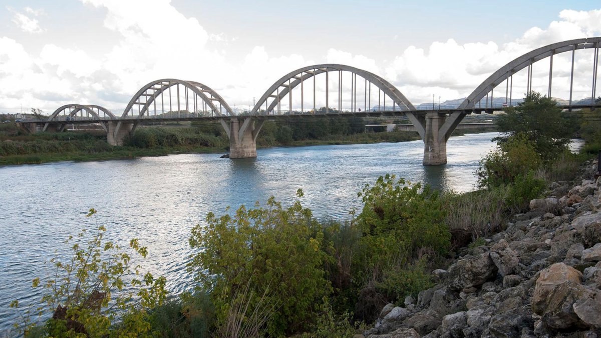 Pont de les Arcades que uneix Móra d’Ebre amb Móra la Nova.