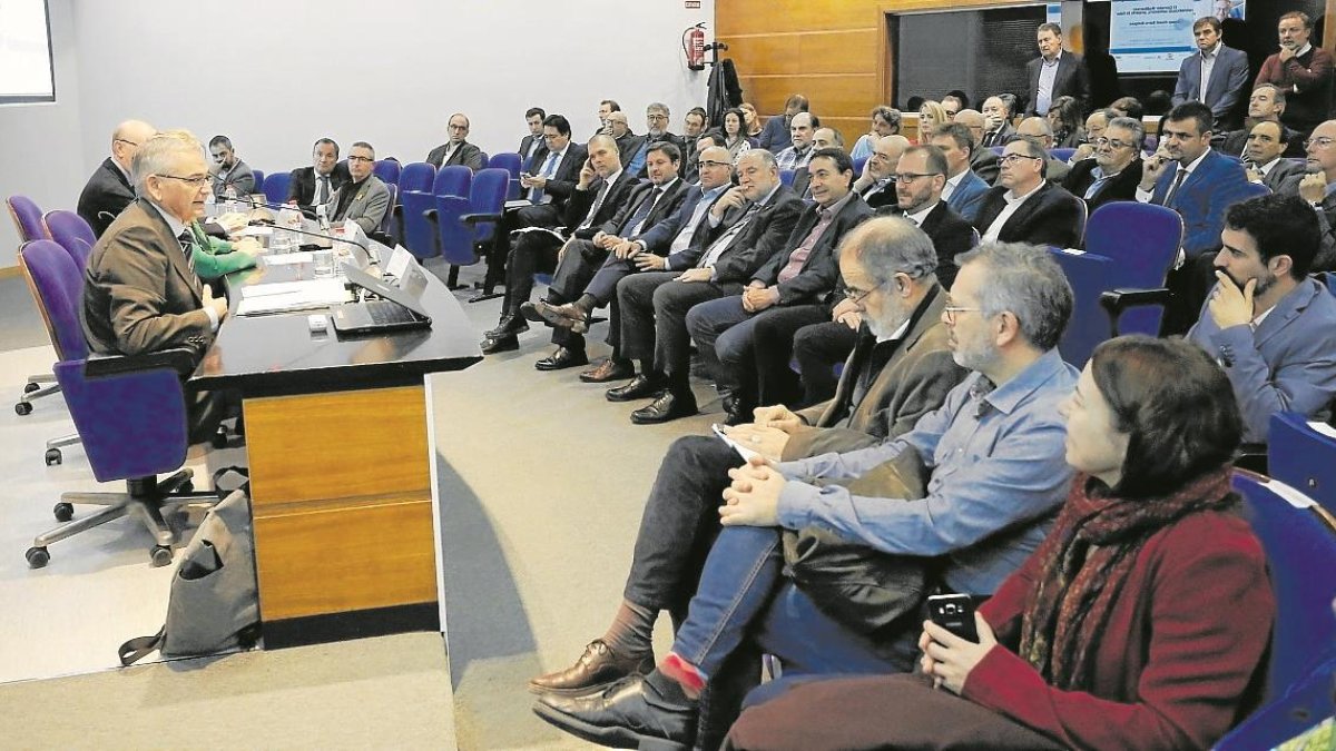 Un momento de la intervención de Josep Vicent Boira en la Cambra de Tarragona.