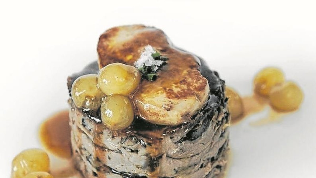 Milhojas de solomillo de ternera y foie, una de las apuestas seguras de los clientes de Moon Catering.