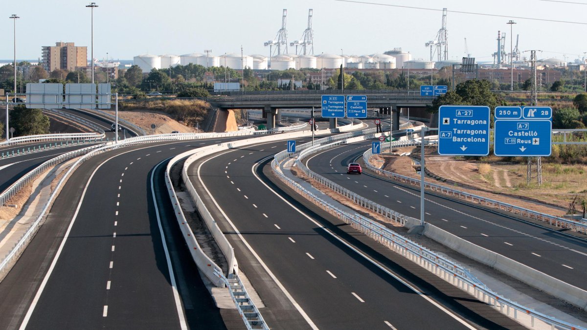 Los sospechosos fueron detenidos en esta zona de la autovía A-27.