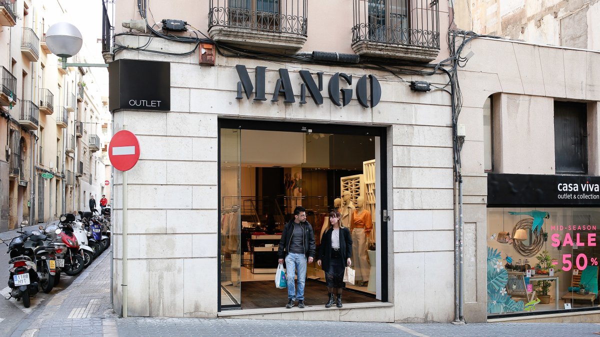 La nueva tienda se encuentra en la calle Unió.