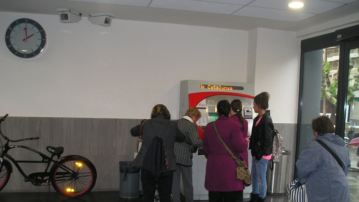 Son muchos los que a diario de desplazan a Barcelona desde el Baix Penedès.