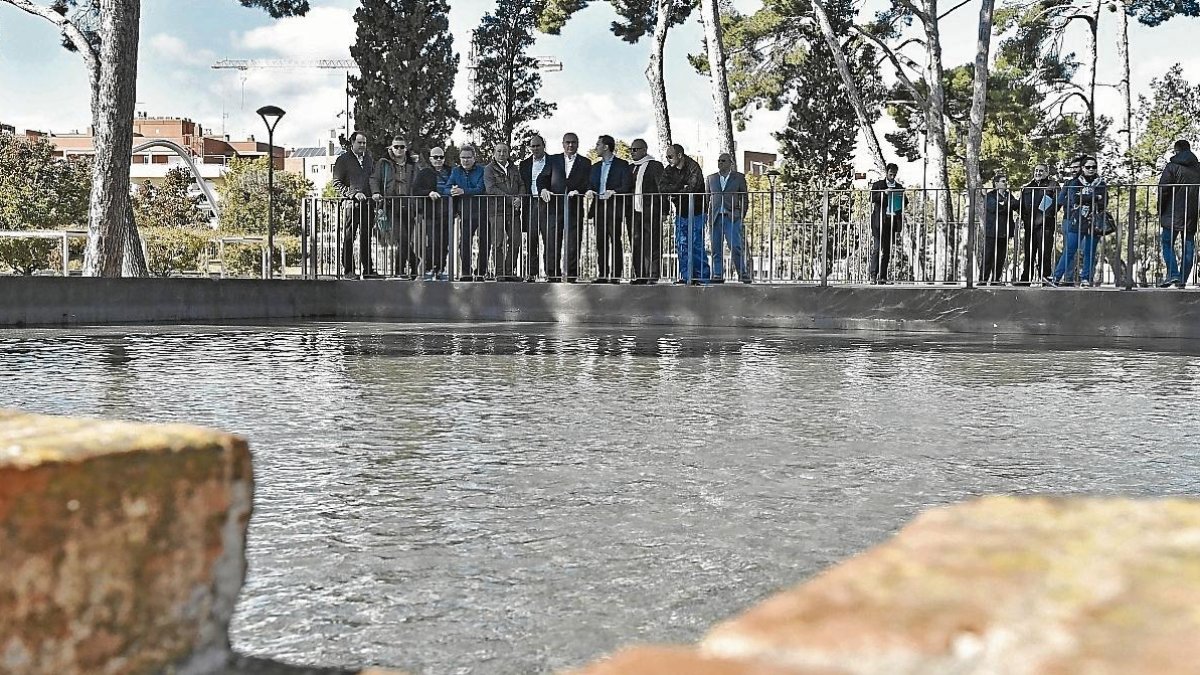 L’alcalde de Reus, Carles Pellicer, els regidors de Medi Ambient i Via Pública, Dani Rubio i Hipòlit Monseny, van presentar la millora, acompanyats de veïns de la zona.