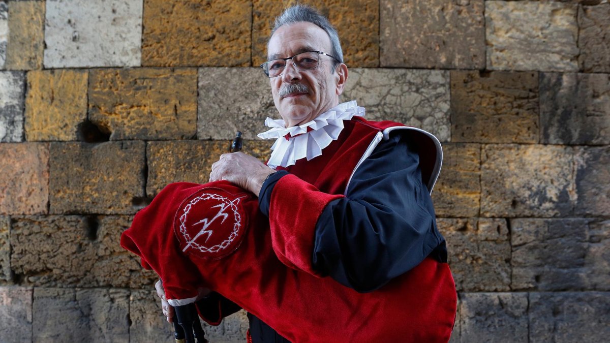 Jordi Heredia al portal de Sant Antoni, espai on el seu sac de gemecs agafa la plenitud cada processó.