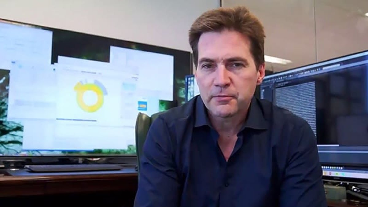 El bitcoin fue creado en 2008 por una o varias personas bajo el pseudónimo Satoshi Nakamoto. Craig Wright, un empresario e informático australiano, afirmó el año pasado que él era Nakamoto. Luego se retractó al no poder presentar las pruebas reclamadas.