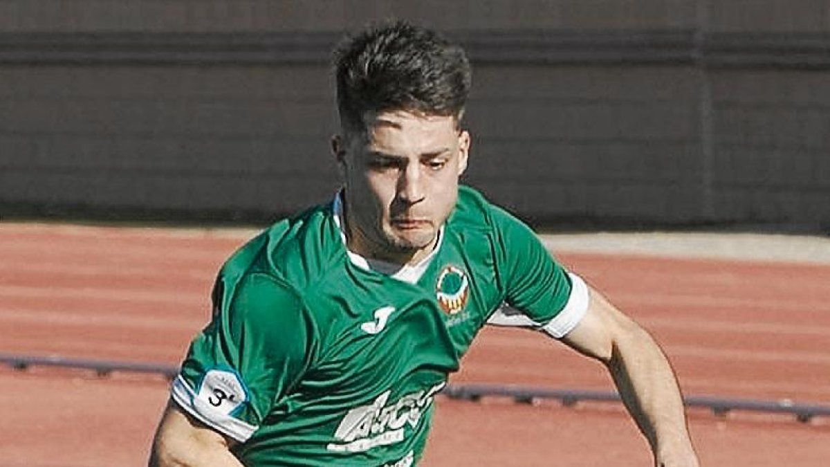 Xavi Toldrà apunta al once en el Ascó.