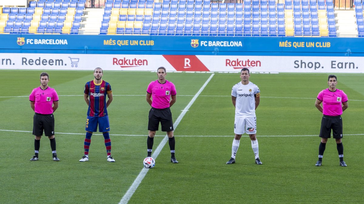 Jesús Rueda estrenó su capitanía en el primer partido de liga de Segunda B 2020/21.