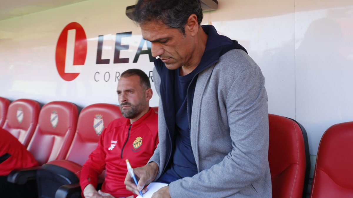Todo apunta a que Toni Seligrat y su segundo, Joma, seguirán en el banquillo grana.