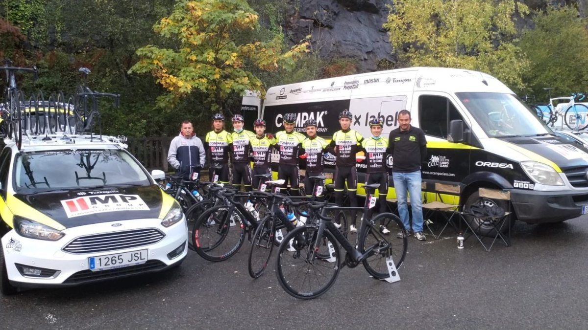 El Club Ciclista Camp Clar ha apostado por renovar el plantel de corredores y también el patrocinador.