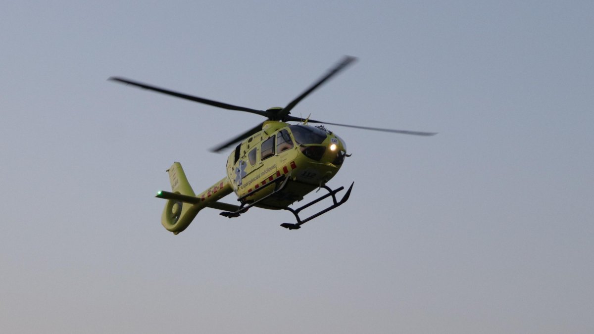Un helicòpter del SEM ha evacuat la persona ferida.