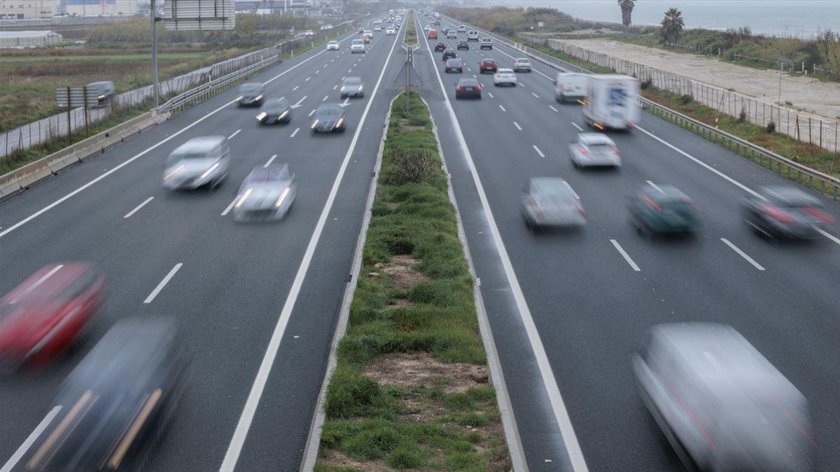 Los datos son provisionales e incluyen fallecidos a 24 horas en vías interurbanas desde las 15:00 horas del viernes 8 de abril y las 23:59 del lunes 18 del mismo mes.