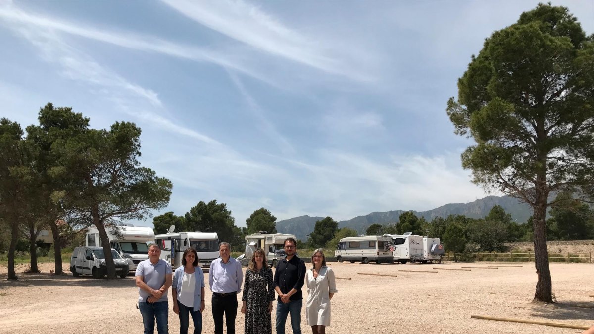 El aparcamiento tiene un total de 26 plazas.
