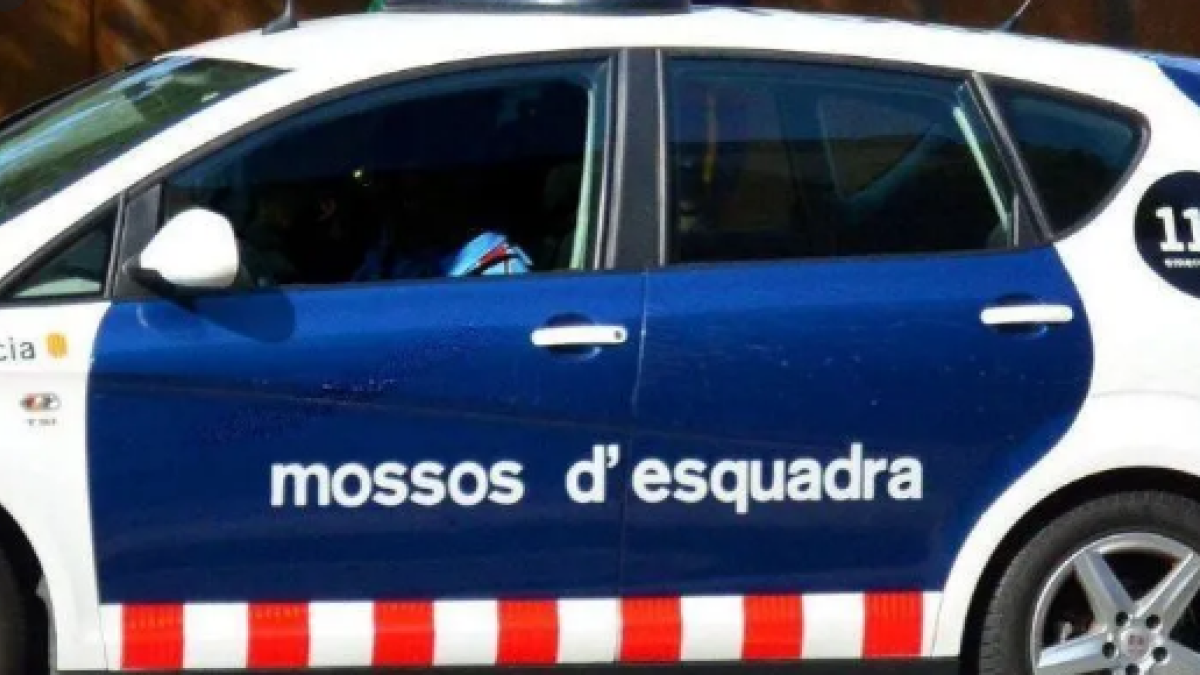 Los Mossos multan a 10 conductores de un rally ilegal de lujo que pasó por Salou.