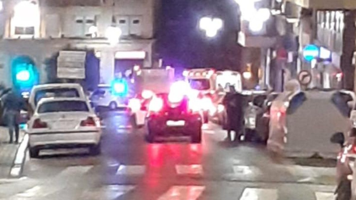 Ambulancias dirigiéndose al lugar de los hechos.