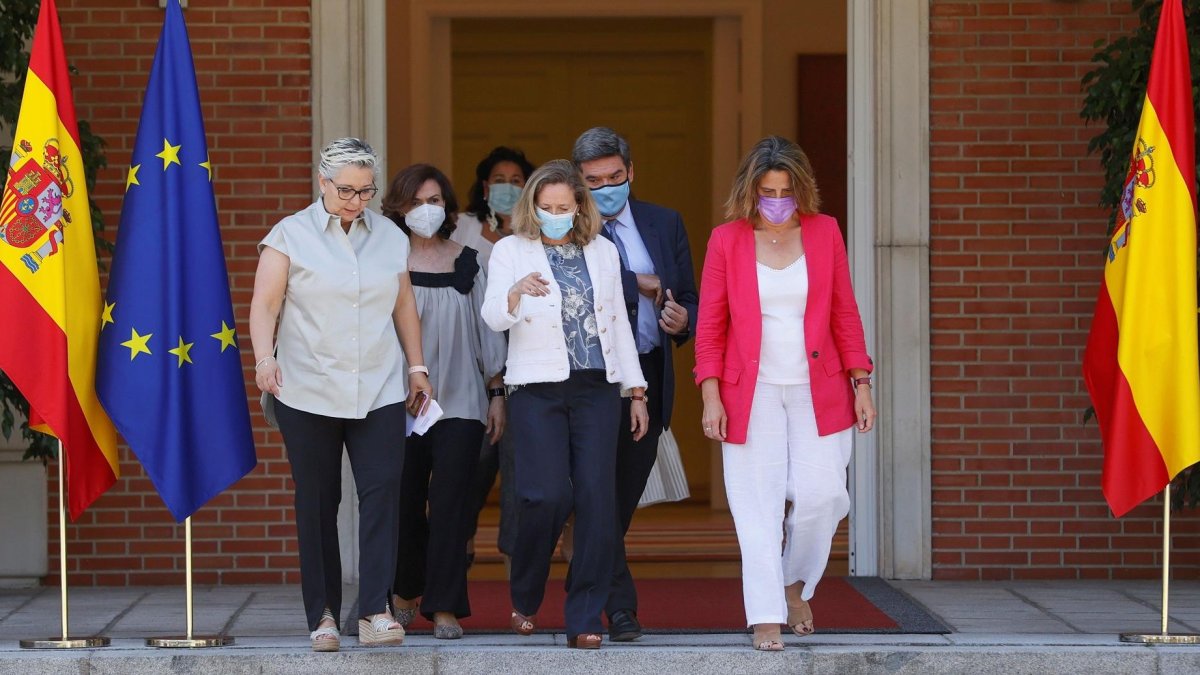 El Gobierno plantea a los 'baby boomers' recortar su pensión o trabajar más.