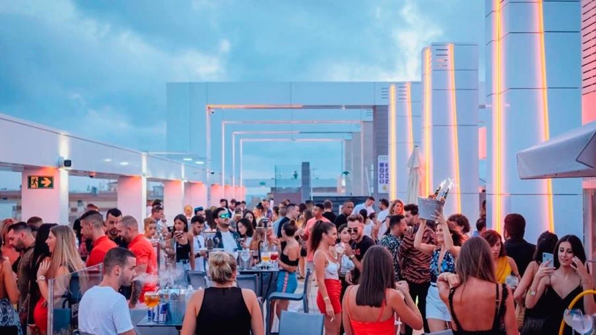 La terraza del Summit está ubicada en la última planta del Hotel Olympus Palace, en Salou.