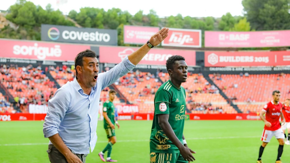 Raül Agné encontró la mejor versión del Nàstic ante el Murcia