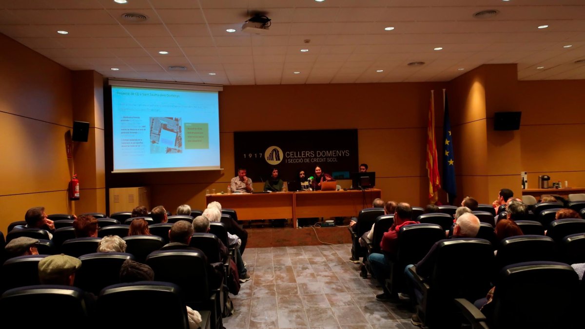 Van assistir a la presentació del projecte d’àmbit municipal una seixantena de persones. Es va realitzar a la sala d’actes dels Cellers Domenys.