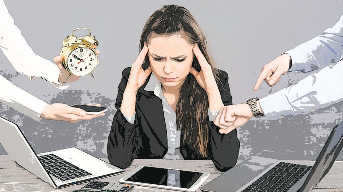 Las empresas españolas recurren a las horas extra.