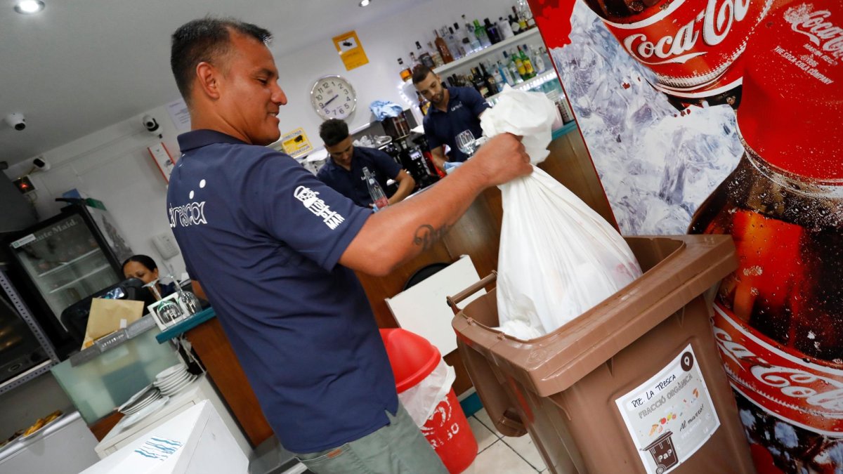 El restaurante La Tresca se ha sumado a esta prueba piloto de recogida de residuos orgánicos.