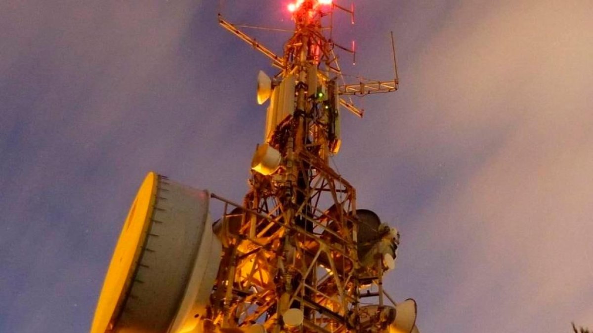 El repetidor de Calafell también puede estar saturado por el aumento de población.