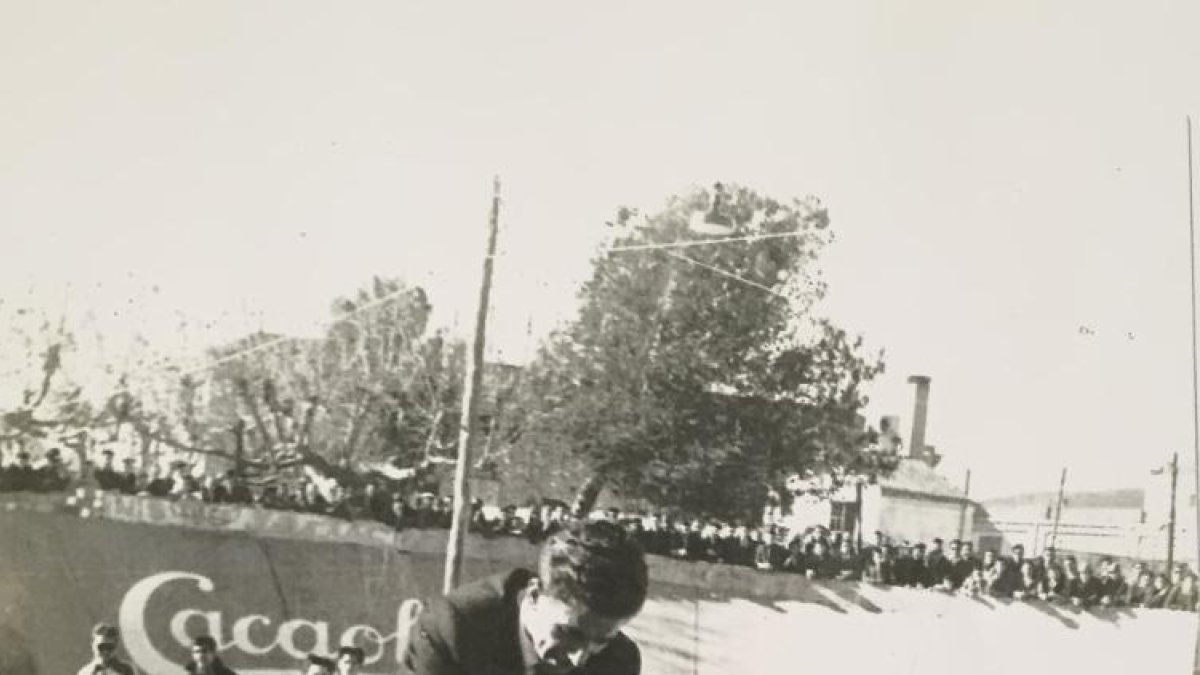 Bahamontes en el velódromo de El Vendrell.