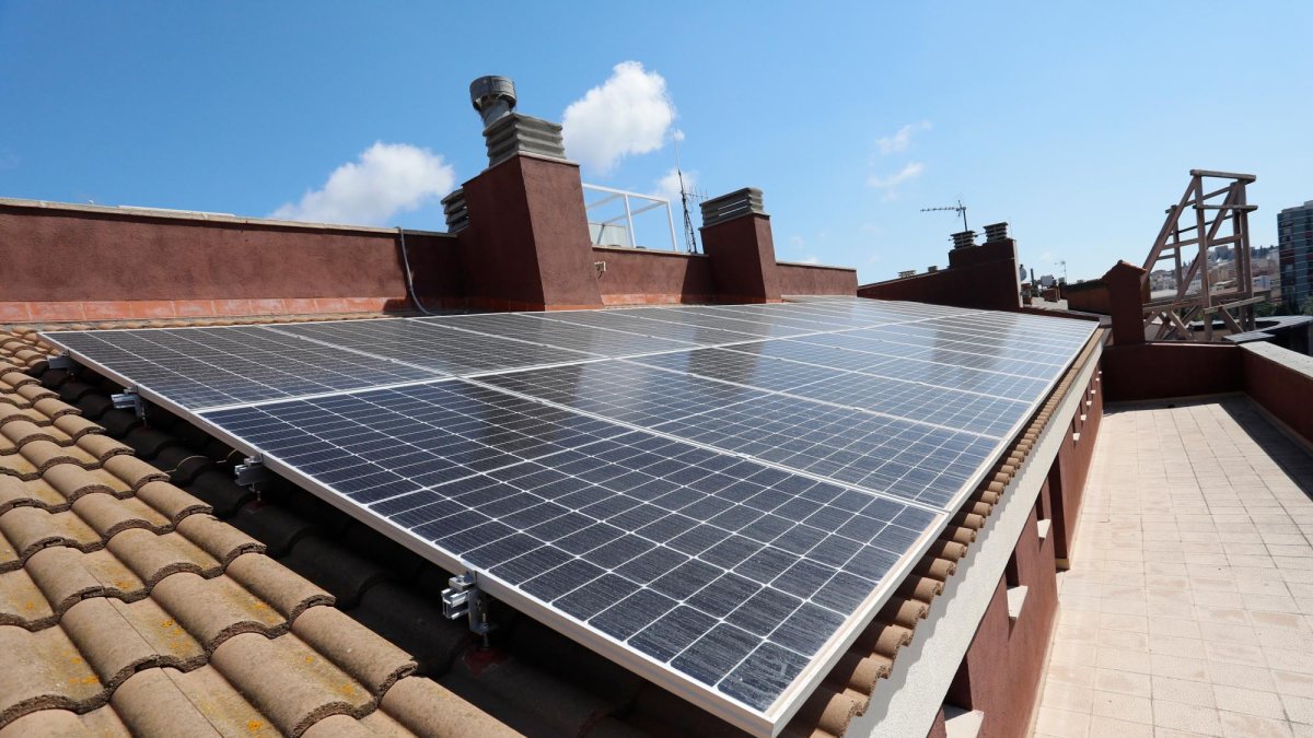 Las placas solares, una energía en auge y con ventajas fiscales.