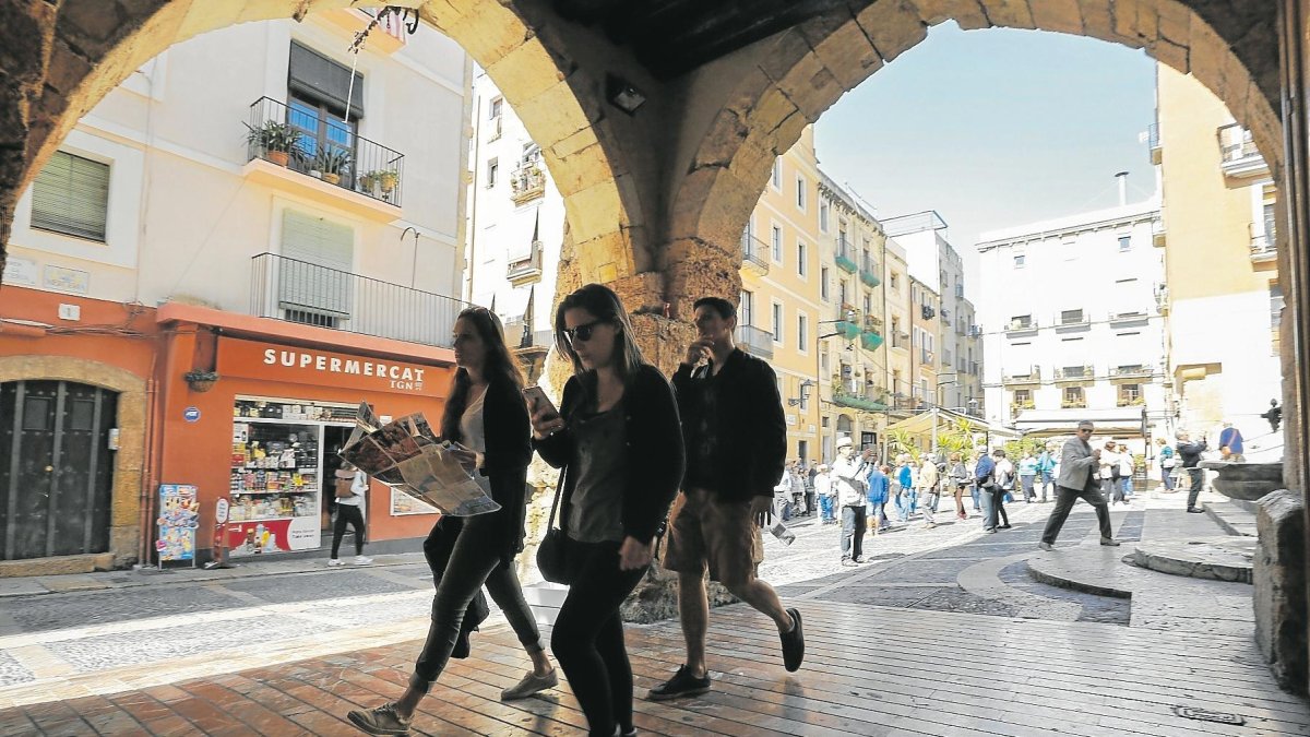 La vivienda, en riesgo de tensionarse en la Part Alta y el centro por los pisos turísticos