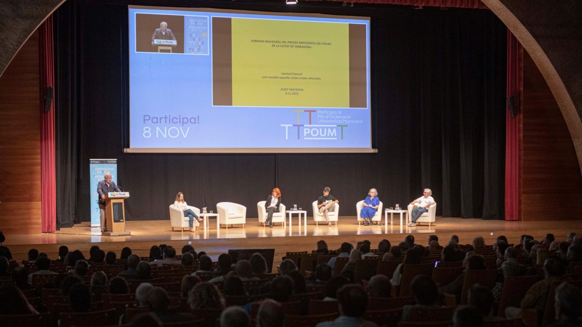 Dimarts passat, experts parlant del nou POUM.