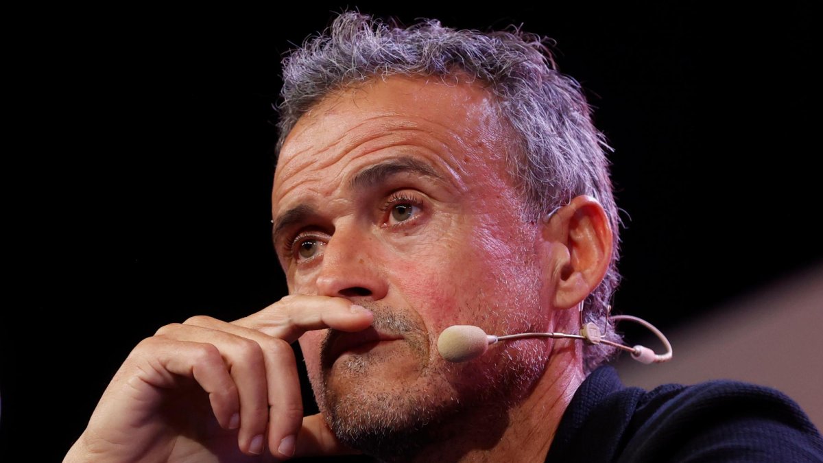 El entrenador español Luis Enrique Martínez