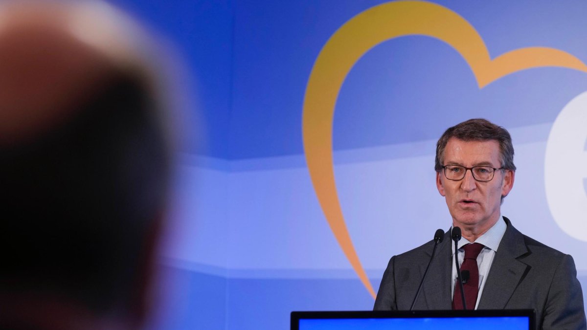 La popularidad de Feijóo se desploma.