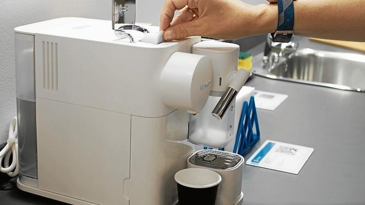 Una cápsula de café biodegradable y compostable elaborada mediante biopolímeros. Firma: Cedida