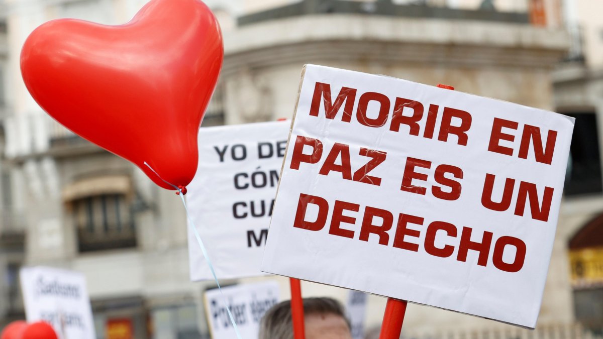 Imagen de una manifestación a favor del derecho a morir